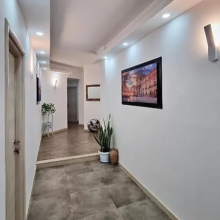 Agora Bed & Breakfast *